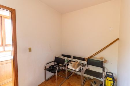 Casa de condomínio à venda com 504m², 4 quartos e 8 vagas Casa de condomínio à venda com 504m², 4 quartos e 8 vagasQuarto de Serviço