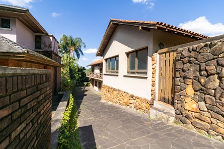 Casa de condomínio à venda com 504m², 4 quartos e 8 vagas Casa de condomínio à venda com 504m², 4 quartos e 8 vagasGaragem