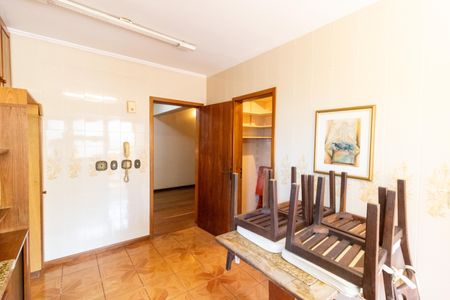 Casa de condomínio à venda com 504m², 4 quartos e 8 vagas Casa de condomínio à venda com 504m², 4 quartos e 8 vagasCozinha