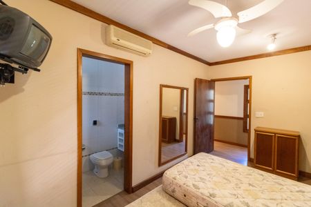 Casa de condomínio à venda com 504m², 4 quartos e 8 vagas Casa de condomínio à venda com 504m², 4 quartos e 8 vagasSuíte 1