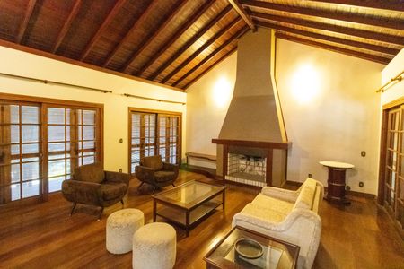 Sala de casa de condomínio à venda com 4 quartos, 504m² em Cavalhada, Porto Alegre