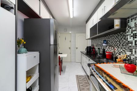 Apartamento à venda com 94m², 3 quartos e 2 vagas Apartamento à venda com 94m², 3 quartos e 2 vagasCozinha