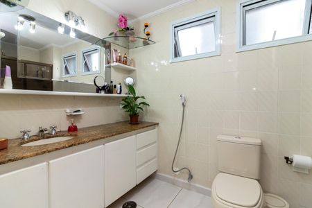 Apartamento à venda com 94m², 3 quartos e 2 vagas Apartamento à venda com 94m², 3 quartos e 2 vagasBanheiro da Suíte
