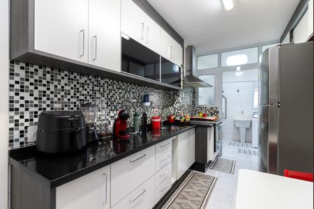Apartamento à venda com 94m², 3 quartos e 2 vagas Apartamento à venda com 94m², 3 quartos e 2 vagasCozinha