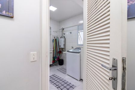 Apartamento à venda com 94m², 3 quartos e 2 vagas Apartamento à venda com 94m², 3 quartos e 2 vagasQuarto de Serviço