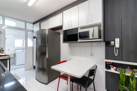 Apartamento à venda com 94m², 3 quartos e 2 vagas Apartamento à venda com 94m², 3 quartos e 2 vagasCozinha