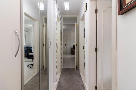 Apartamento à venda com 94m², 3 quartos e 2 vagas Apartamento à venda com 94m², 3 quartos e 2 vagasCorredor