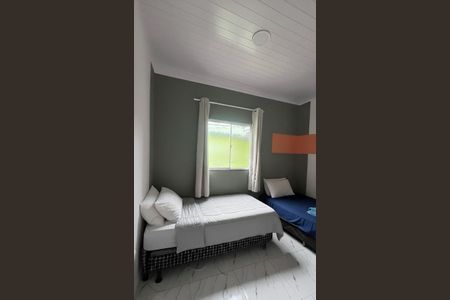 Quarto de casa para alugar com 2 quartos, 45m² em Vila Nova, Mesquita