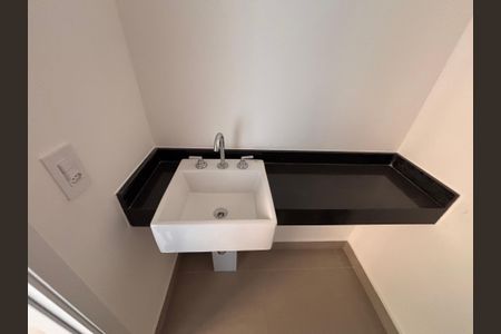 Banheiro de kitnet/studio para alugar com 1 quarto, 25m² em Vila Mariana, São Paulo