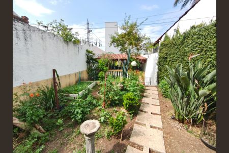 Casa para alugar com 250m², 4 quartos e 6 vagasÁrea Externa