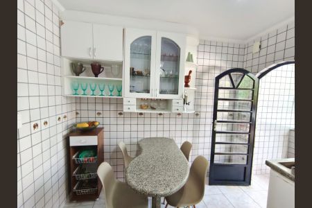 Casa para alugar com 250m², 4 quartos e 6 vagasCozinha