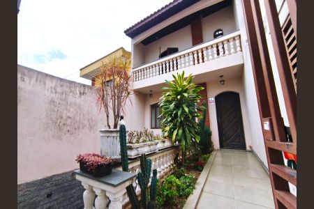 Casa para alugar com 250m², 4 quartos e 6 vagasÁrea Externa