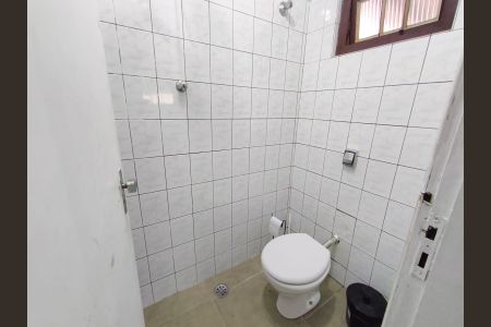 Casa para alugar com 250m², 4 quartos e 6 vagasBanheiro