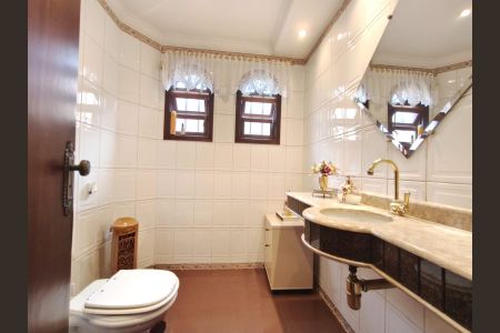 Casa para alugar com 250m², 4 quartos e 6 vagasBanheiro