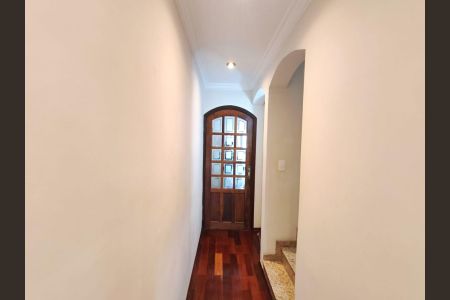 Casa para alugar com 250m², 4 quartos e 6 vagasCorredor