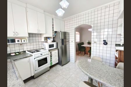 Casa para alugar com 250m², 4 quartos e 6 vagasCozinha