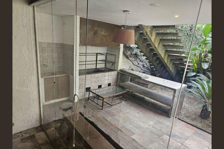 Casa à venda com 3 quartos, 340m² em Campo Belo, São Paulo