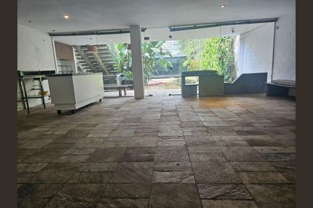 Casa à venda com 3 quartos, 340m² em Campo Belo, São Paulo