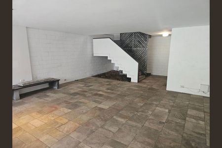 Casa à venda com 3 quartos, 340m² em Campo Belo, São Paulo