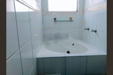 Casa à venda com 220m², 3 quartos e 2 vagas