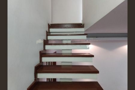 Casa à venda com 220m², 3 quartos e 2 vagas