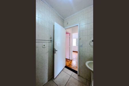 Apartamento à venda com 68m², 2 quartos e 1 vaga Apartamento à venda com 68m², 2 quartos e 1 vagaBanheiro Social