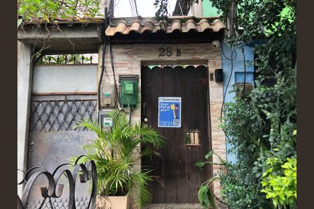 Casa à venda com 98m², 2 quartos e sem vagaFachada