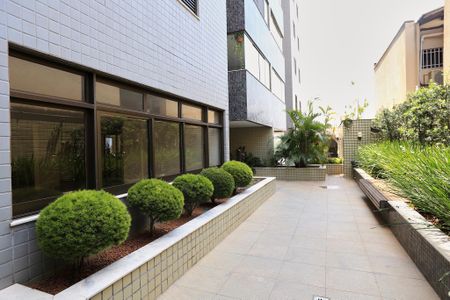 Apartamento à venda com 147m², 4 quartos e 3 vagasEntrada
