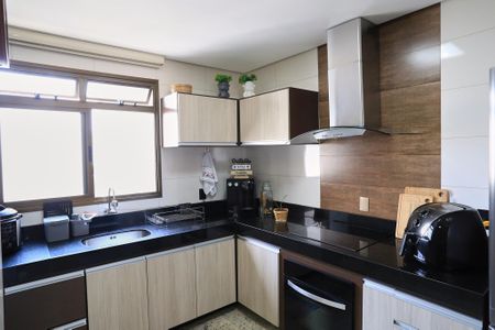 Apartamento à venda com 147m², 4 quartos e 3 vagasCozinha