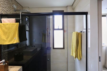 Apartamento à venda com 147m², 4 quartos e 3 vagasBanheiro da Suíte
