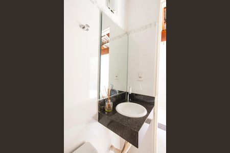 Casa para alugar com 240m², 3 quartos e 4 vagasBanheiro de Serviço