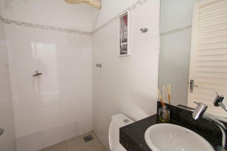 Casa para alugar com 240m², 3 quartos e 4 vagasBanheiro de Serviço