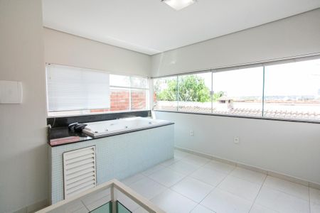 Casa para alugar com 240m², 3 quartos e 4 vagasBanheira da Suíte 1