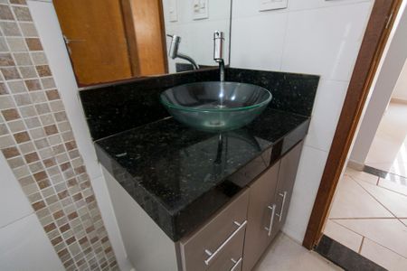 Casa para alugar com 240m², 3 quartos e 4 vagasBanheiro Social