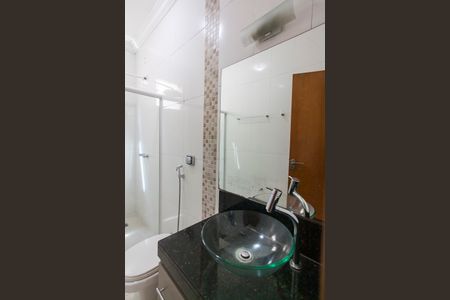 Casa para alugar com 240m², 3 quartos e 4 vagasBanheiro Social