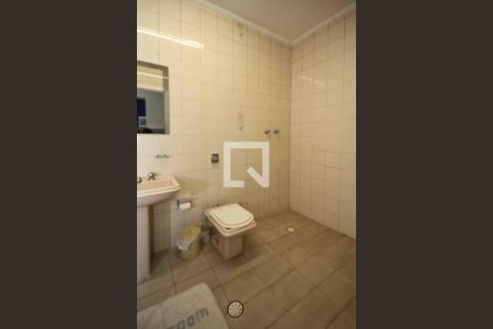 Casa à venda com 200m², 6 quartos e 4 vagasBanheiro 2