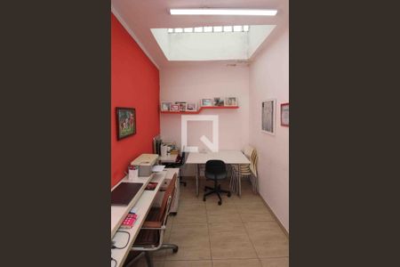 Casa à venda com 200m², 6 quartos e 4 vagasQuarto 2