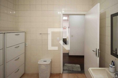 Casa à venda com 200m², 6 quartos e 4 vagasBanheiro 1