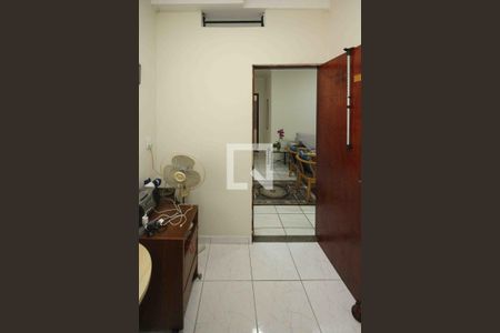 Casa à venda com 200m², 6 quartos e 4 vagasQuarto 2 Casa 2