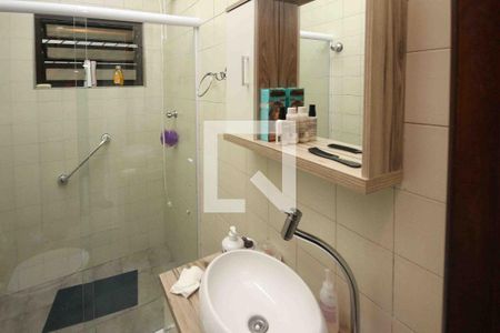 Casa à venda com 200m², 6 quartos e 4 vagasBanheiro 1 Casa 2