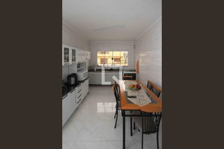 Casa à venda com 200m², 6 quartos e 4 vagasCozinha