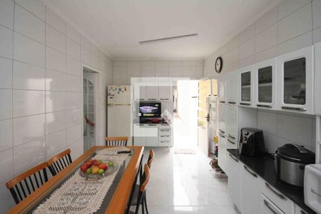 Casa à venda com 200m², 6 quartos e 4 vagasCozinha