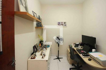 Casa à venda com 200m², 6 quartos e 4 vagasQuarto 2 Casa 2