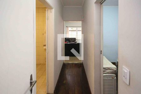 Casa à venda com 200m², 6 quartos e 4 vagasCorredor