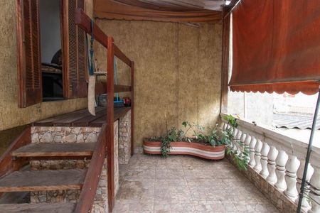 Casa à venda com 190m², 5 quartos e 4 vagas Casa à venda com 190m², 5 quartos e 4 vagasVaranda da Suíte 3