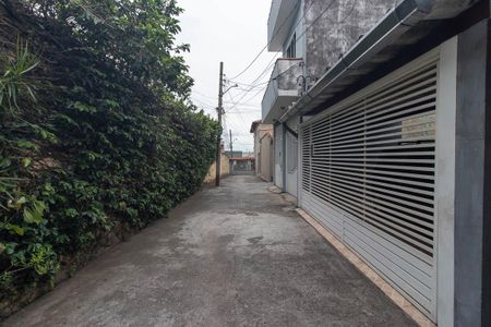 Casa à venda com 190m², 5 quartos e 4 vagas Casa à venda com 190m², 5 quartos e 4 vagasGaragem