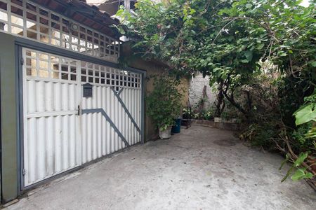 Casa à venda com 190m², 5 quartos e 4 vagas Casa à venda com 190m², 5 quartos e 4 vagasFachada da casa