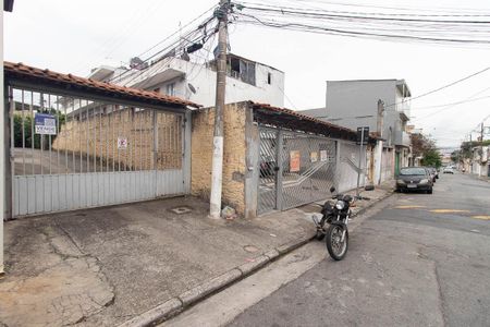 Casa à venda com 190m², 5 quartos e 4 vagas Casa à venda com 190m², 5 quartos e 4 vagasFachada