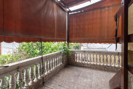 Casa à venda com 190m², 5 quartos e 4 vagas Casa à venda com 190m², 5 quartos e 4 vagasVaranda da Suíte 3