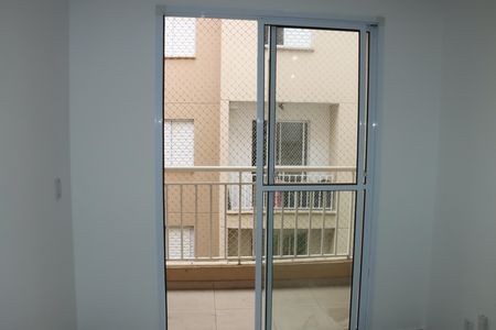 Sala de apartamento para alugar com 3 quartos, 55m² em Jardim Isis, Cotia
